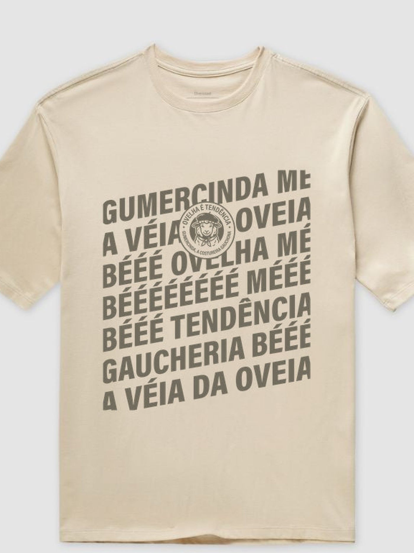Camiseta com o logo Ovelha e Tendencia oversized, modelagem unissex