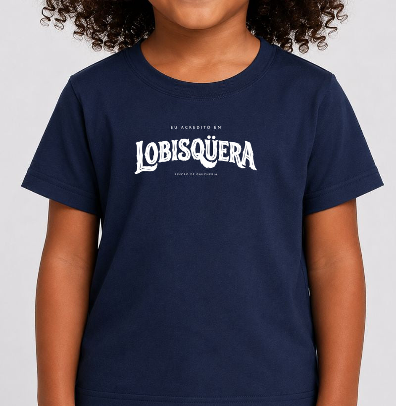 Camiseta Eu Acredito em Lobisqüera infantil na cor preta, do 2 aos 14 anos