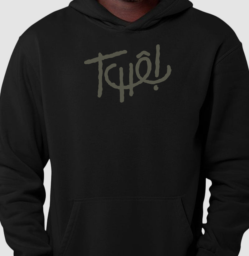Close do Hoodie Tchê! Clássico na cor preta