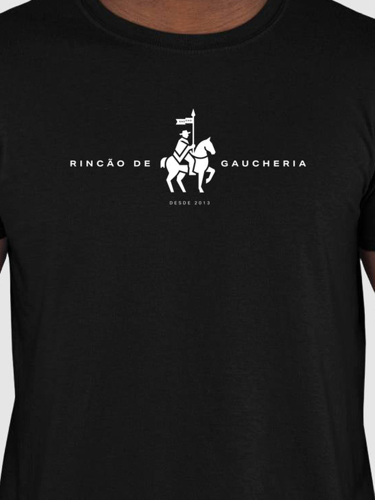 Camiseta O Lanceiro da linha La do Rincao, em algodao peruano